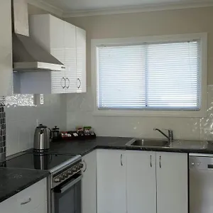 https://rose-apartments-unit-3-central-rotorua.rotoruahotelsnz.com